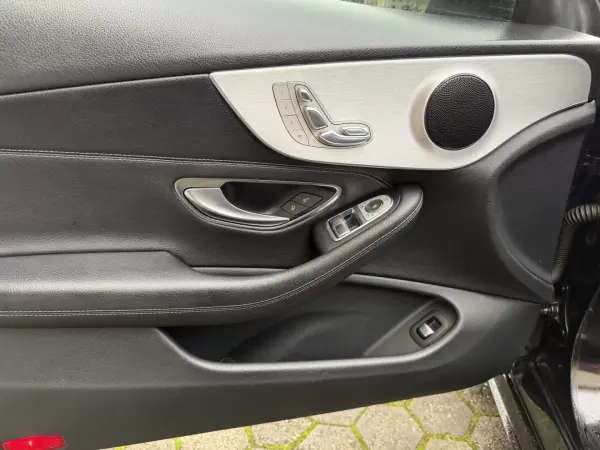 Mercedes-Benz C 220 2016 - 29900 EUR, 160000 km - AUTO.MOTO.pt - 160000km - foto 10 de 26
