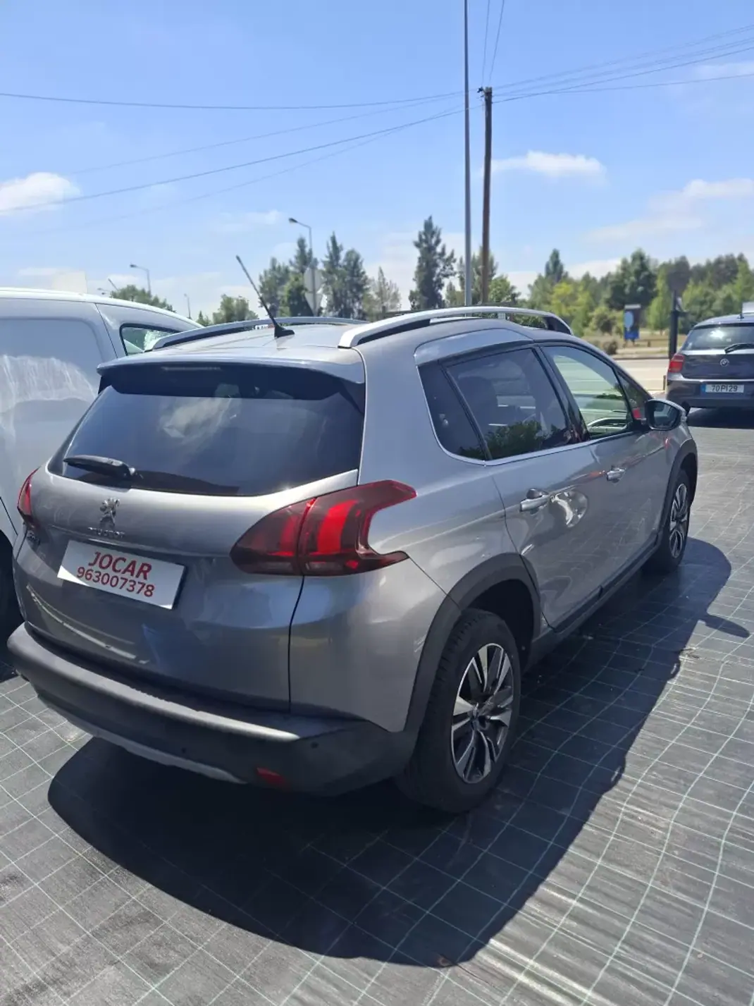 Peugeot 2008 2019 - 14950 EUR, 130100 km - AUTO.MOTO.pt - 130100km - foto 6 de 15