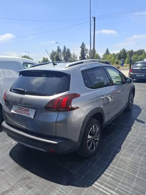 Peugeot 2008 2019 - 14950 EUR, 130100 km - AUTO.MOTO.pt - 130100km - foto 6 de 15