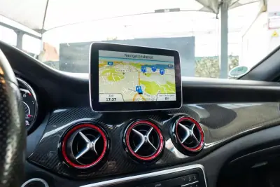 Mercedes-Benz CLA 45 AMG 2015 - 29900 EUR, 90463 km - AUTO.MOTO.pt - 90463km - foto 5 de 14