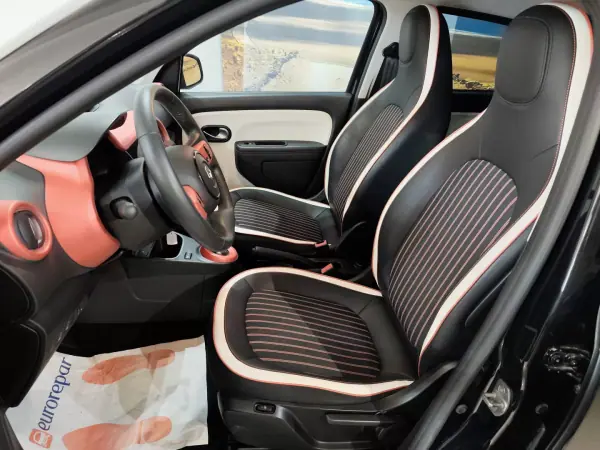 Renault Twingo 2020 - 12300 EUR, 53000 km - AUTO.MOTO.pt - 53000km - foto 9 de 28