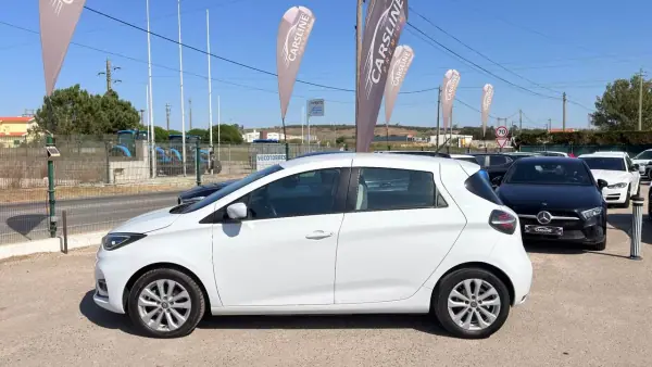 Renault Zoe (c/ Bateria) Intens 50 2021 Electric — 59 741 km Renault Zoe (c/ Bateria) Intens 50 2021 Electric