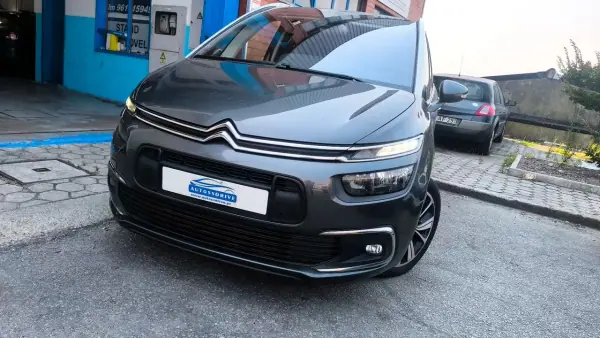 Citroën C4 2017 - 10900 EUR, 163000 km - AUTO.MOTO.pt - 163000km - foto 15 de 16