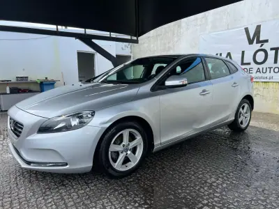 Volvo V40 2015 - 11900 EUR, 174000 km - AUTO.MOTO.pt - 174000km - foto 2 de 6