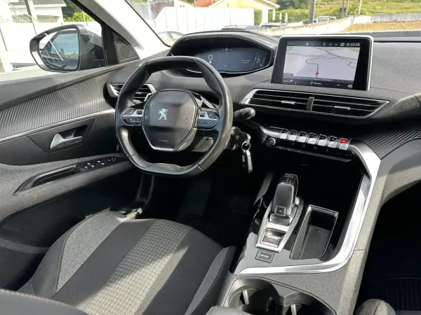 Peugeot 3008 2020 - 14900 EUR, 200000 km - AUTO.MOTO.pt - 200000km - foto 26 de 54