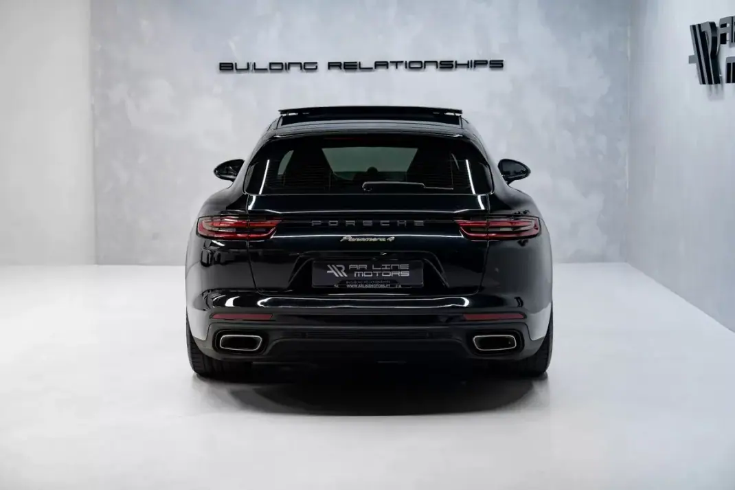 Porsche Panamera Sport Turismo 2020 - 63950 EUR, 111000 km - AUTO.MOTO.pt - 111000km - foto 11 de 53