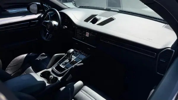 Porsche Cayenne 2020 - 54900 EUR, 160000 km - AUTO.MOTO.pt - 160000km - foto 14 de 14