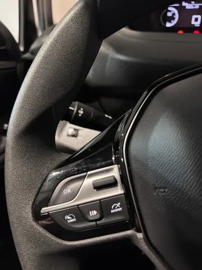 Peugeot 2025 - 20900 EUR, 14800 km - AUTO.MOTO.pt - 14800km - foto 41 de 51