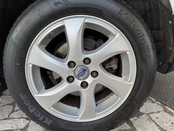 Volvo V40 Cross Country 2014 - 13500 EUR, 149000 km - AUTO.MOTO.pt - 149000km - foto 34 de 34