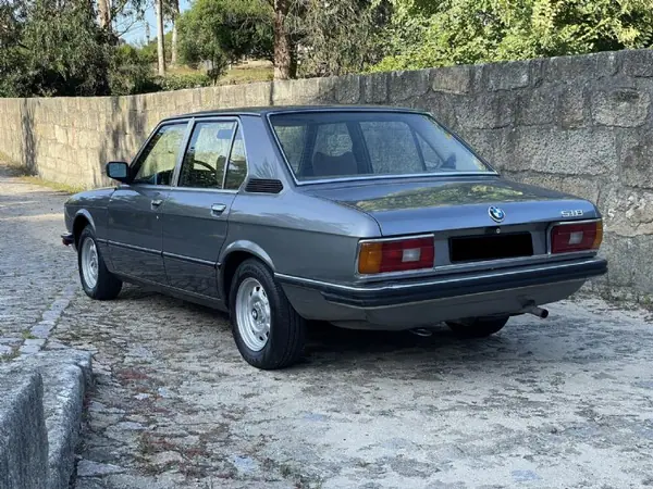 BMW 518 1980 - 9900 EUR, 139000 km - AUTO.MOTO.pt - 139000km - foto 11 de 27