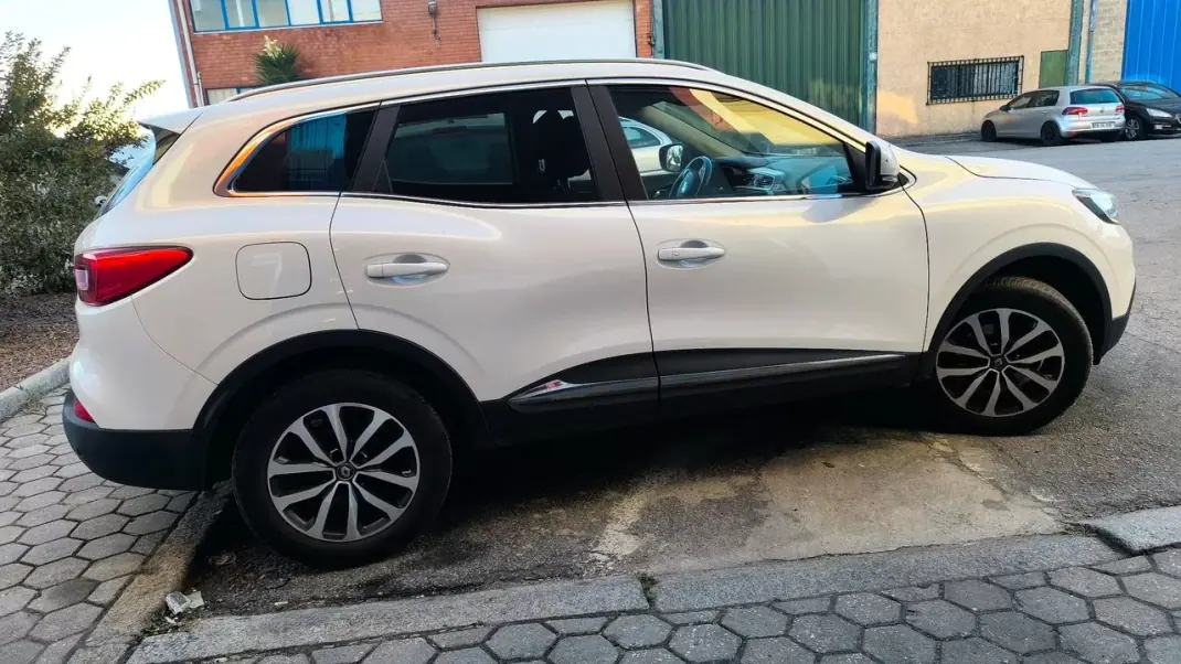 Renault Kadjar 2017 - 12500 EUR, 93000 km - 93000km - foto 7 de 15