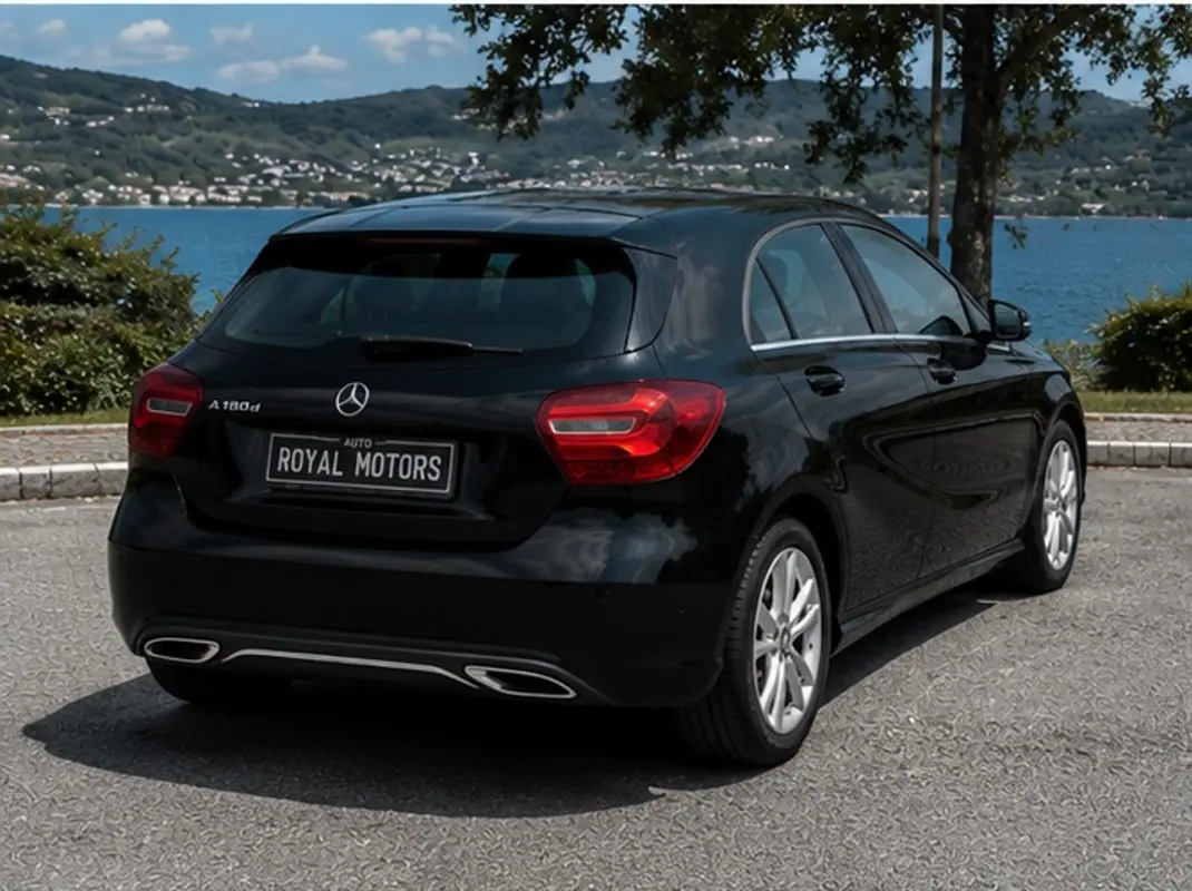 Mercedes-Benz A 180 2016 - 16750 EUR, 160000 km - 160000km - foto 3 de 9