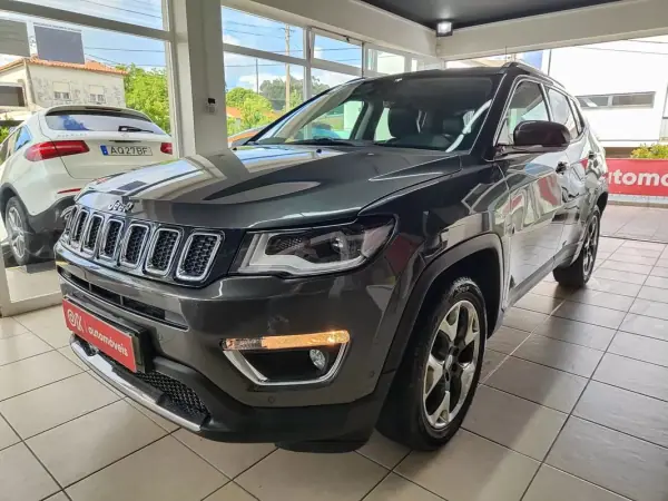 Jeep Compass 2018 - 17250 EUR, 110000 km - AUTO.MOTO.pt - 110000km - foto 5 de 34