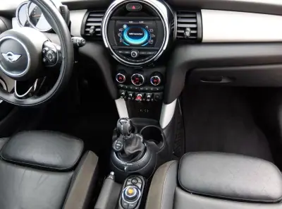 MINI Cooper 2016 - 15750 EUR, 148000 km - AUTO.MOTO.pt - 148000km - foto 18 de 20