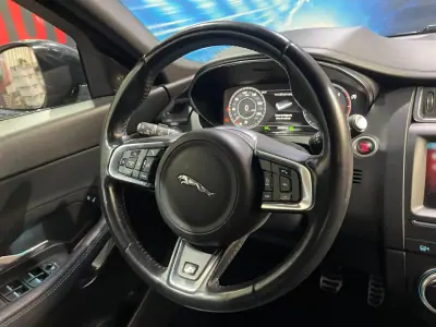Jaguar E-Pace 2018 - 20899 EUR, 129000 km - 129000km - foto 36 de 48