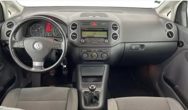 Volkswagen Golf Plus 2008 - 95 EUR, 202113 km - AUTO.MOTO.pt - 202113km - foto 8 de 9