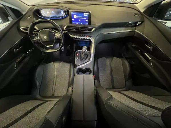 Peugeot 3008 2019 - 12990 EUR, 115000 km - AUTO.MOTO.pt - 115000km - foto 10 de 43