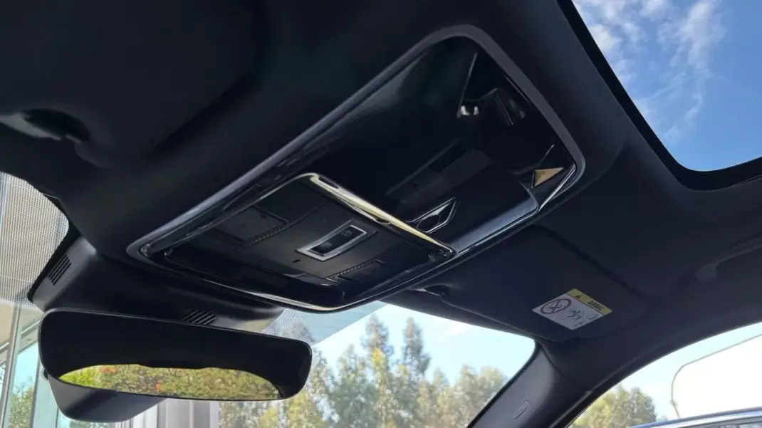 Land Rover Range Rover Velar 2019 - 37500 EUR, 96232 km - AUTO.MOTO.pt - 96232km - foto 28 de 31