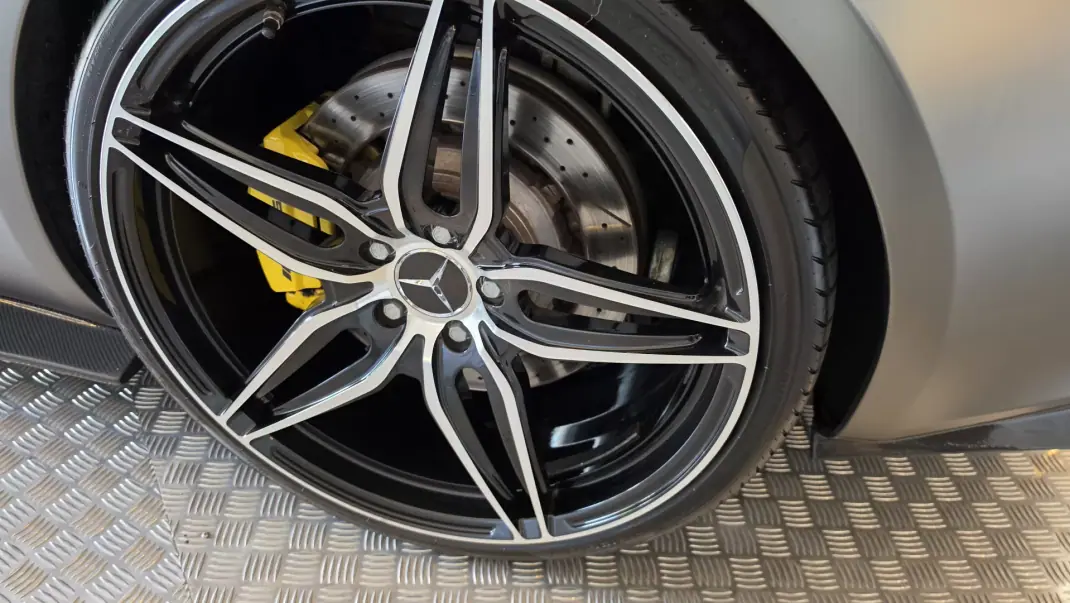 Mercedes-Benz AMG GT 2016 - 119500 EUR, 59841 km - 59841km - foto 32 de 63