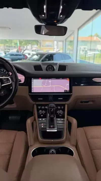 Porsche Cayenne 2019 - 59990 EUR, 87906 km - AUTO.MOTO.pt - 87906km - foto 6 de 33