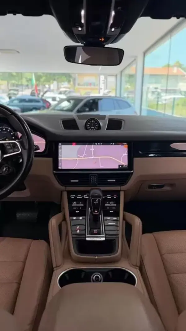 Porsche Cayenne 2019 - 59990 EUR, 87906 km - AUTO.MOTO.pt - 87906km - foto 6 de 33
