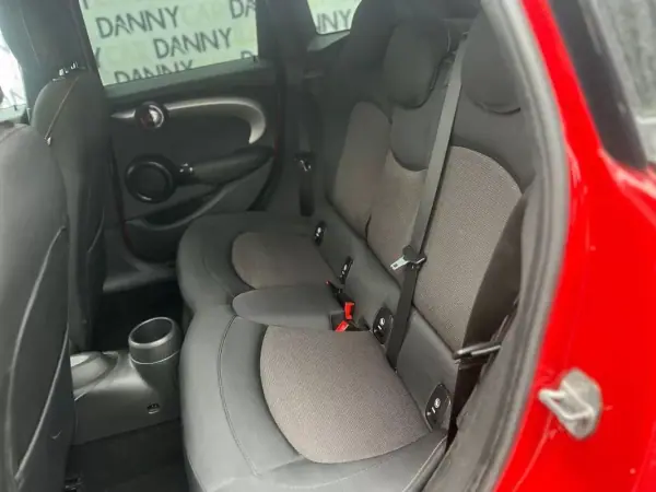 MINI 5 Portas 2015 - 13990 EUR, 90000 km - AUTO.MOTO.pt - 90000km - foto 3 de 11