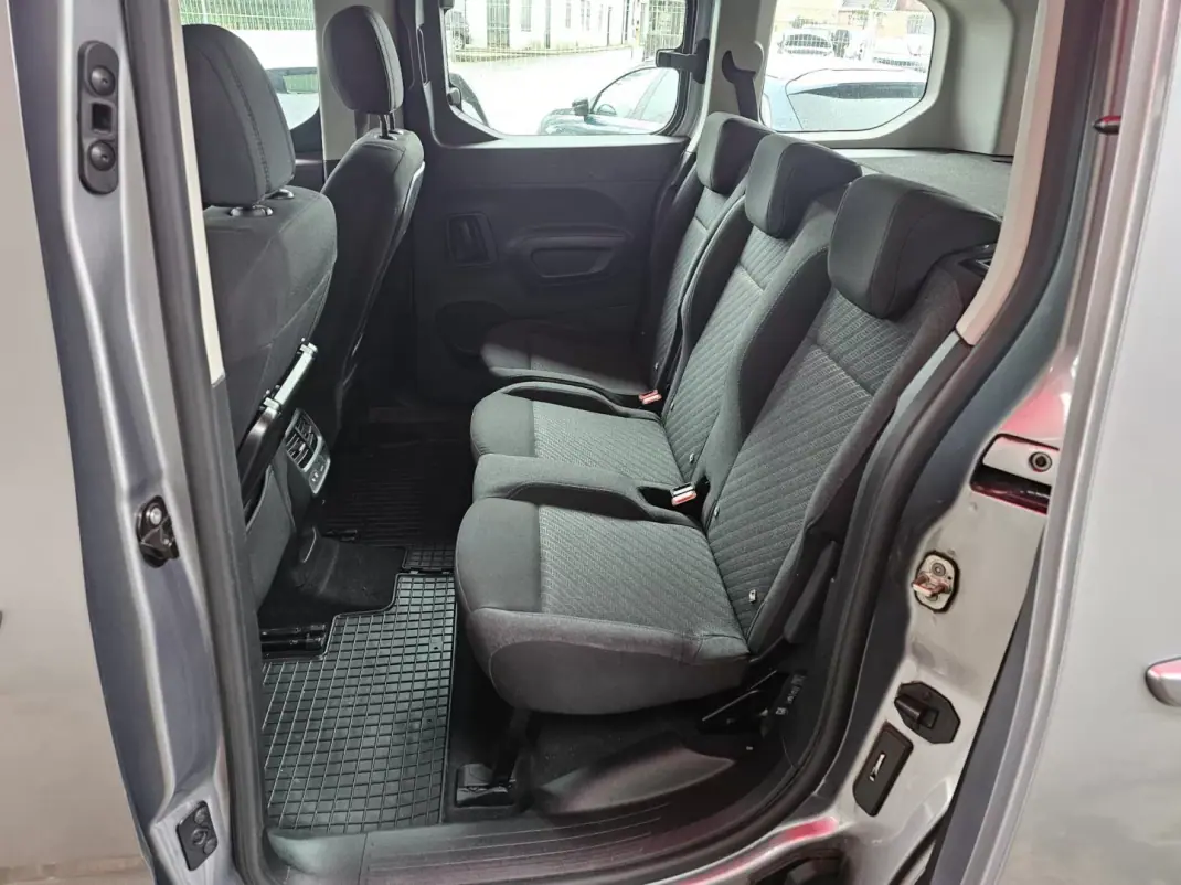 Peugeot Rifter 2021 - 17999 EUR, 83000 km - AUTO.MOTO.pt - 83000km - foto 9 de 21