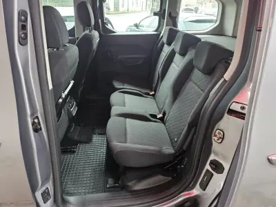 Peugeot Rifter 2021 - 17999 EUR, 83000 km - AUTO.MOTO.pt - 83000km - foto 9 de 21