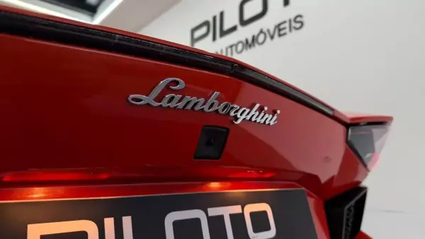 Lamborghini Aventador 2012 - 349900 EUR, 17929 km - AUTO.MOTO.pt - 17929km - foto 14 de 39