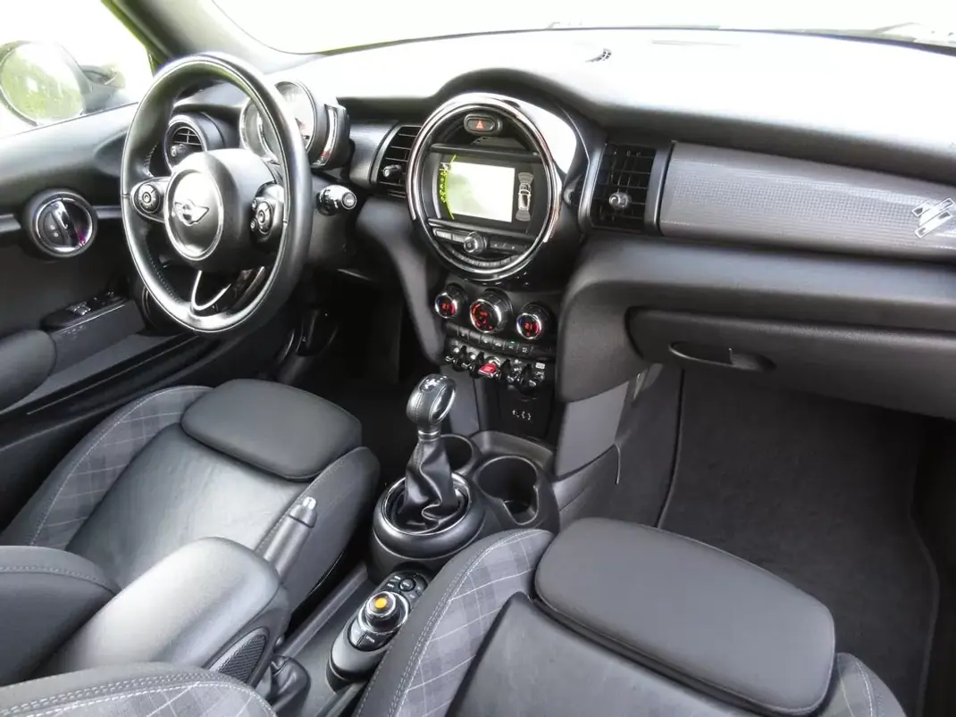 MINI 3 Portas 2018 - 18490 EUR, 164000 km - AUTO.MOTO.pt - 164000km - foto 26 de 53