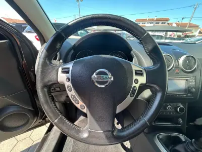 Nissan Qashqai 2011 - 7500 EUR, 218470 km - AUTO.MOTO.pt - 218470km - foto 11 de 20