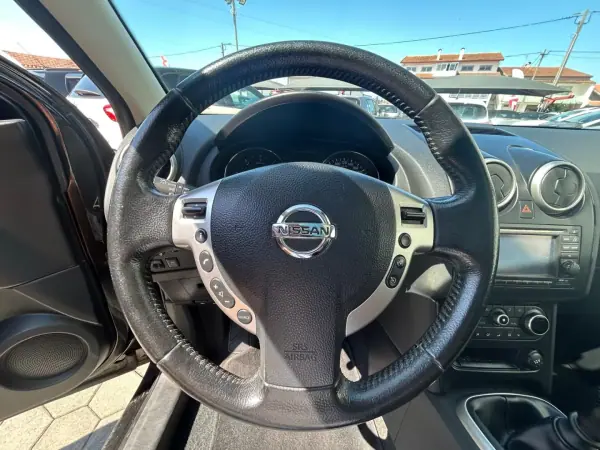Nissan Qashqai 2011 - 7500 EUR, 218470 km - AUTO.MOTO.pt - 218470km - foto 11 de 20