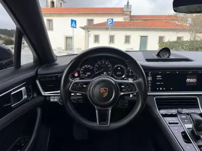 Porsche Panamera 2017 - 58990 EUR, 114000 km - AUTO.MOTO.pt - 114000km - foto 16 de 39