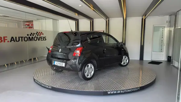 Renault Twingo 2009 - 4900 EUR, 139709 km - AUTO.MOTO.pt - 139709km - foto 4 de 52
