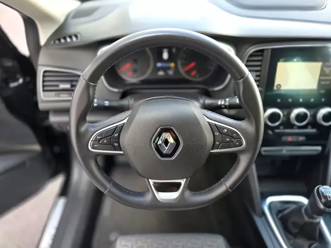 Renault Mégane 2021 - 15400 EUR, 63000 km - 63000km - foto 14 de 29