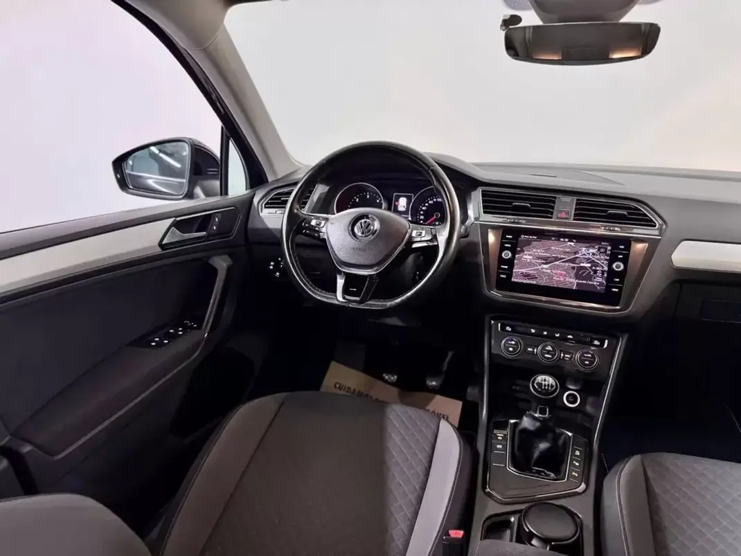 Volkswagen Tiguan 2017 - 17250 EUR, 120000 km - 120000km - foto 27 de 50