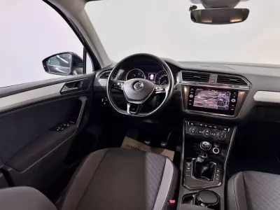 Volkswagen Tiguan 2017 - 17750 EUR, 120000 km - AUTO.MOTO.pt - 120000km - foto 27 de 50