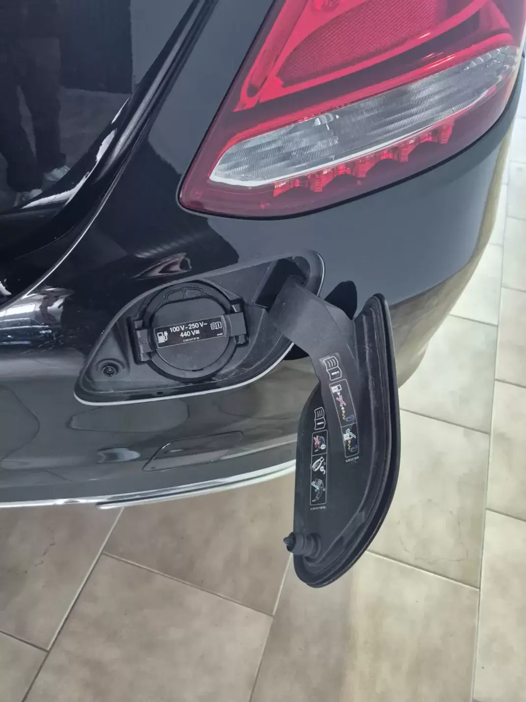 Mercedes-Benz C 300 2020 - 24750 EUR, 103000 km - 103000km - foto 8 de 36