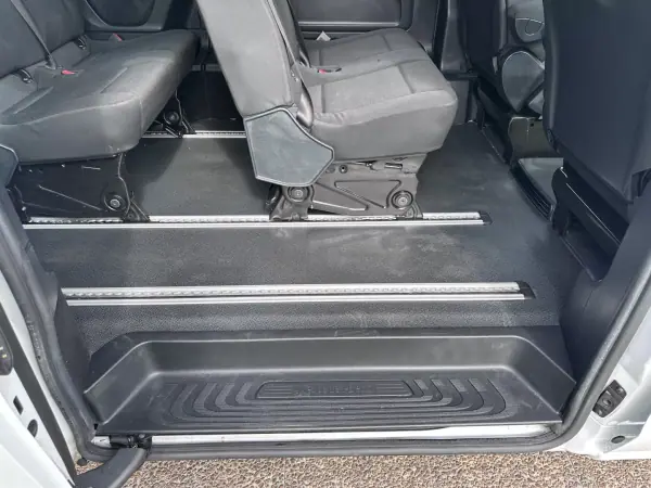 Mercedes-Benz Vito Tourer 2018 - 24900 EUR, 175000 km - AUTO.MOTO.pt - 175000km - foto 33 de 49