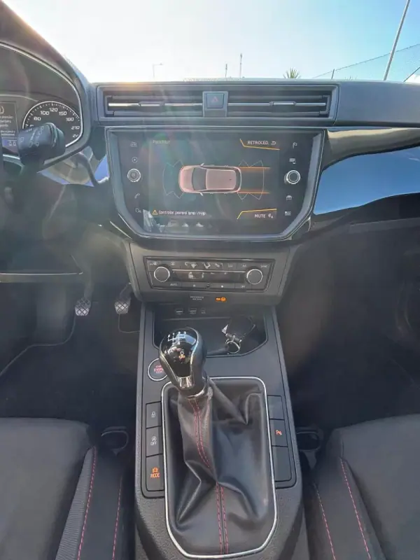 SEAT Ibiza 2017 - 17490 EUR, 85585 km - AUTO.MOTO.pt - 85585km - foto 11 de 14