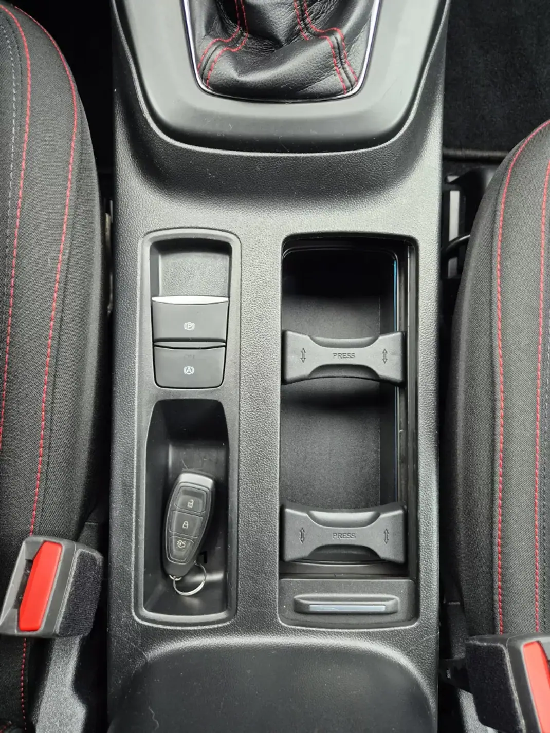 Ford Focus SW 2022 - 17450 EUR, 57000 km - AUTO.MOTO.pt - 57000km - foto 16 de 28