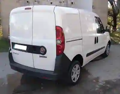 Fiat DOBLO CARGO 1.3 M-JET EASY 3 Lugares 2018 - 9250 EUR, 196000 km - AUTO.MOTO.pt - 196000km - foto 7 de 12