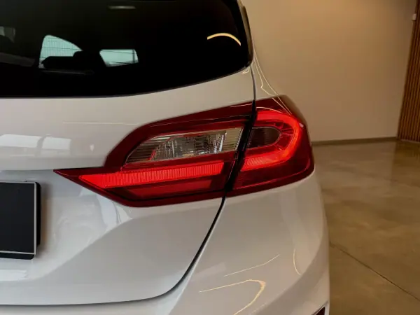 Ford Fiesta 2018 - 11000 EUR, 146800 km - AUTO.MOTO.pt - 146800km - foto 72 de 78