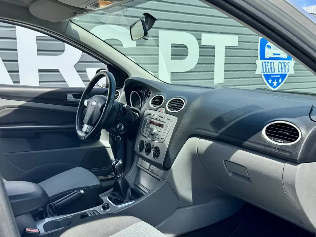 Ford Focus 2009 - 7250 EUR, 177000 km - AUTO.MOTO.pt - 177000km - foto 16 de 23