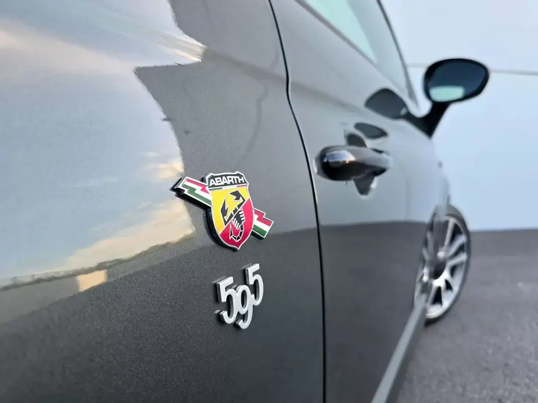 Abarth 595 2018 - 19750 EUR, 60400 km - 60400km - foto 7 de 40