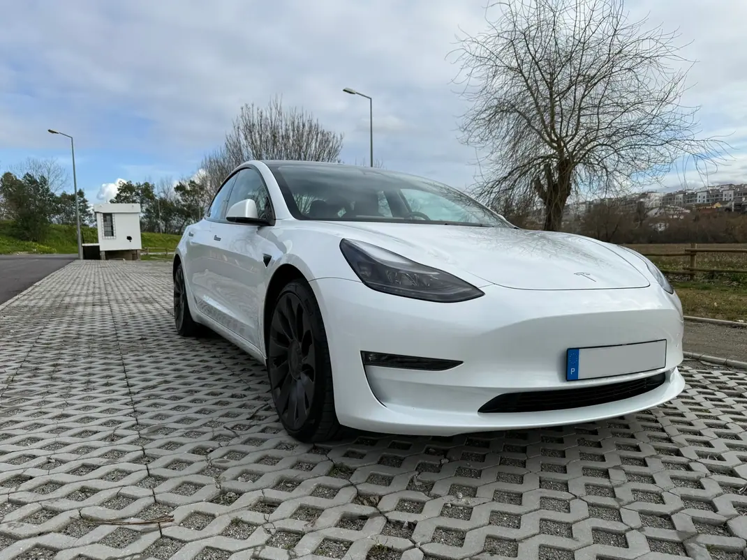 Tesla Model 3 2022 - 33500 EUR, 70000 km - AUTO.MOTO.pt - 70000km - foto 12 de 30