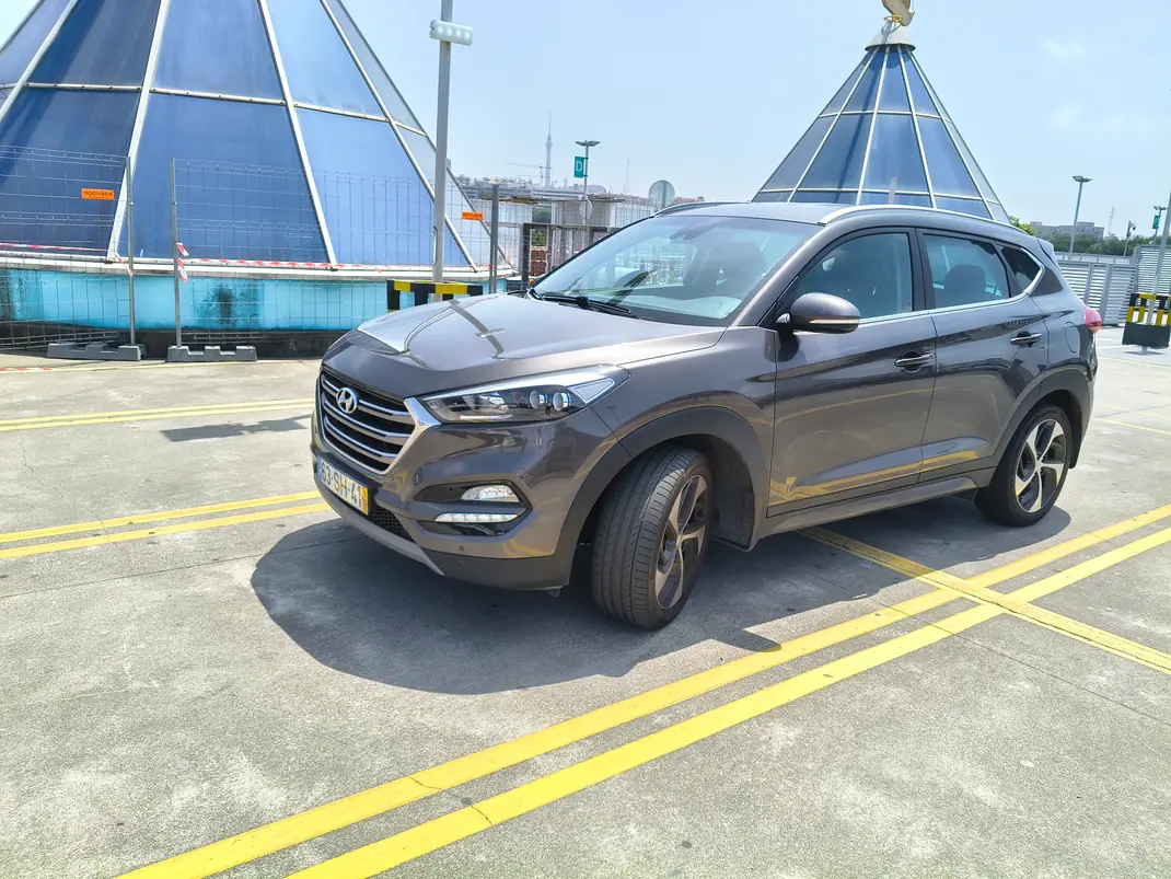 Hyundai Tucson 2016 - 20990 EUR, 67500 km - AUTO.MOTO.pt - 67500km - foto 3 de 11