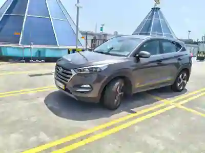 Hyundai Tucson 2016 - 20990 EUR, 67500 km - AUTO.MOTO.pt - 67500km - foto 3 de 11