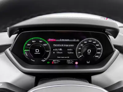 Audi e-tron GT 2022 - 58500 EUR, 86000 km - AUTO.MOTO.pt - 86000km - foto 22 de 36
