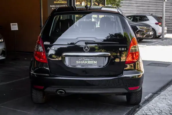 Mercedes-Benz A 180 2013 - 7450 EUR, 181326 km - AUTO.MOTO.pt - 181326km - foto 10 de 31